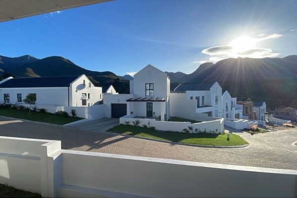 Mountain View Estate